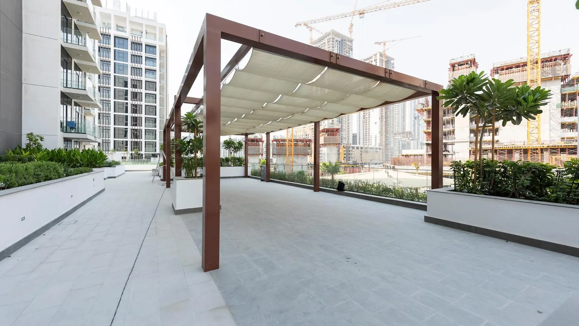 Elegant Studio By Skylight At Azizi Riviera 41 Dubai 0*,